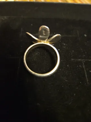 Sortija flor plata con granate