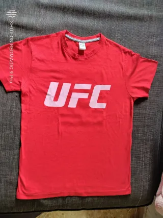 Camiseta UFC Roja Talla M hay tallas