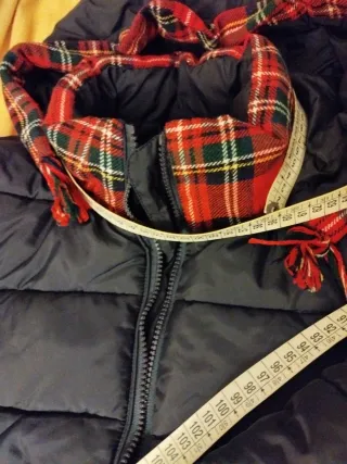 Abrigo largo acolchado con cuadros escoceses