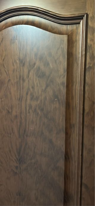 Puerta de madera maciza