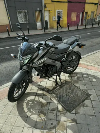 Bajaj Pulsar NS125 Negra/Gris año 2025 itv 2029