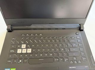 Asus ROG STRIX i7 16GB RAM 512GB SSD GTX1650