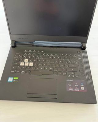 Asus ROG STRIX i7 16GB RAM 512GB SSD GTX1650
