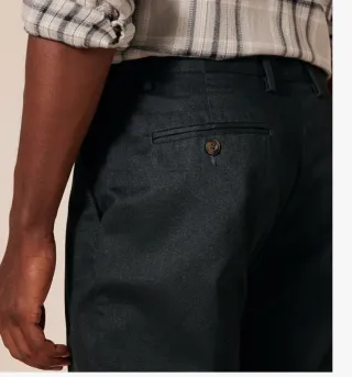 Amazon Essentials Pantalón Chino Negro