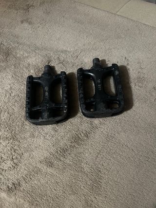 Pedales de bicicleta negros