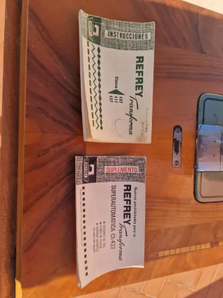 Máquina de coser antigua Refrey