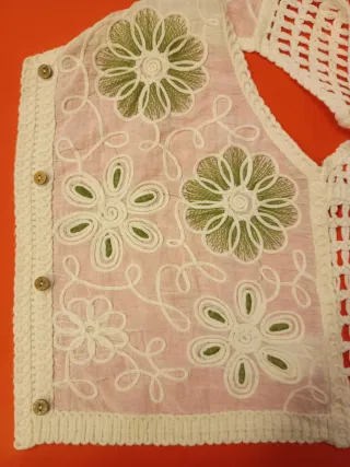 Gilet traforato BURRO con ricami floreali veste M