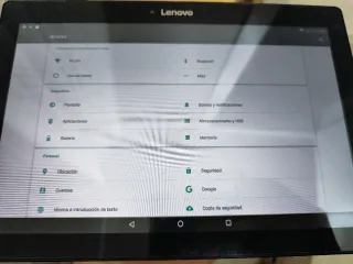 Tablet Lenovo con funda de regalo
