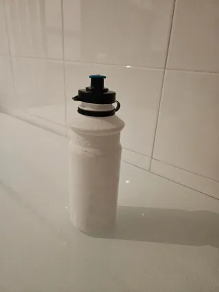 Botella de agua para bicicleta