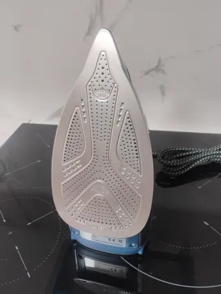 Plancha Rowenta azul