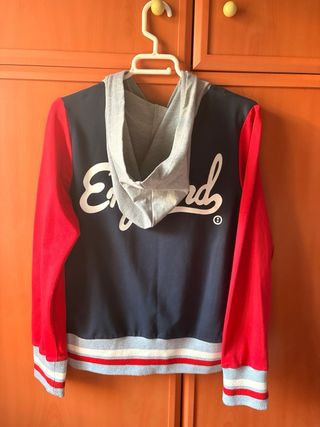 Chaqueta estilo americano azul y roja