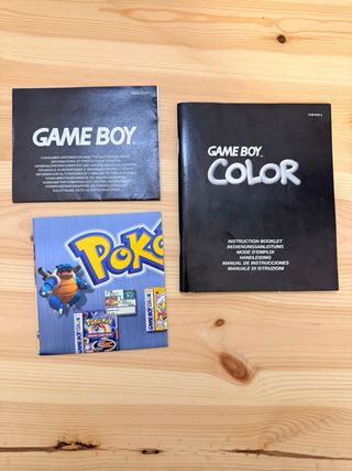 Nintendo Game Boy Color con caja