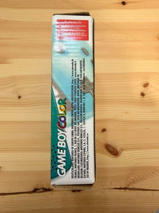 Nintendo Game Boy Color con caja