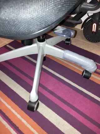 Silla de oficina ergonómica negra