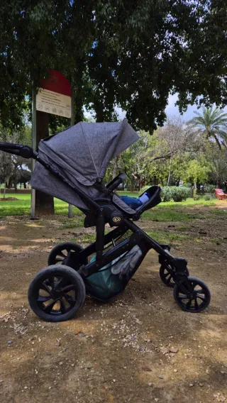 Carro y silla bebé Kinderkraft gris