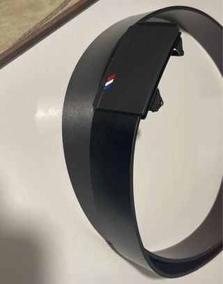 Cinturón Negro Hebilla Negra con Detalles Tricolor