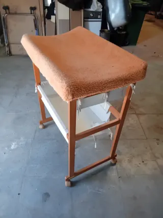 Cambiador bebé madera con cestas