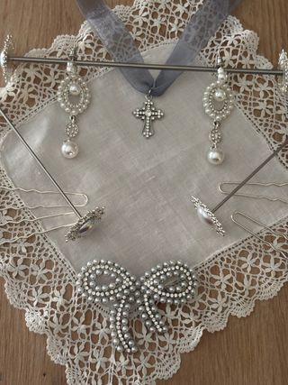 Aderezo Fallera plateado con perlas y pinchos