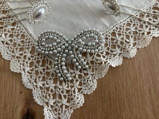 Aderezo Fallera plateado con perlas y pinchos