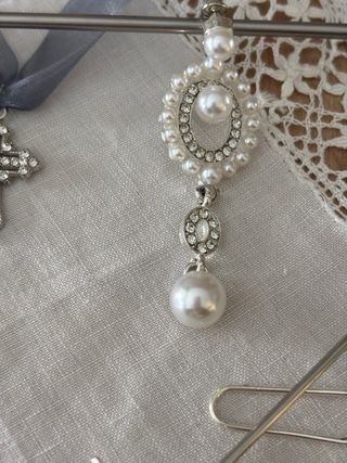 Aderezo Fallera plateado con perlas y pinchos