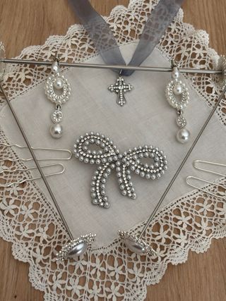 Aderezo Fallera plateado con perlas y pinchos