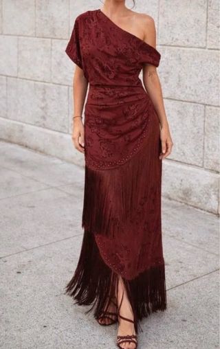 Vestido asimétrico flecos