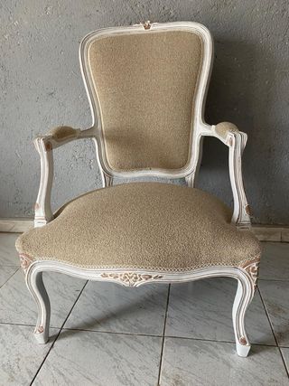 Butaca estilo Luis XIV beige y blanco