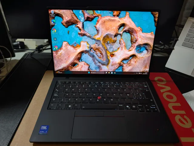 Lenovo Carbon X1 Gen 13 OLED Táctil