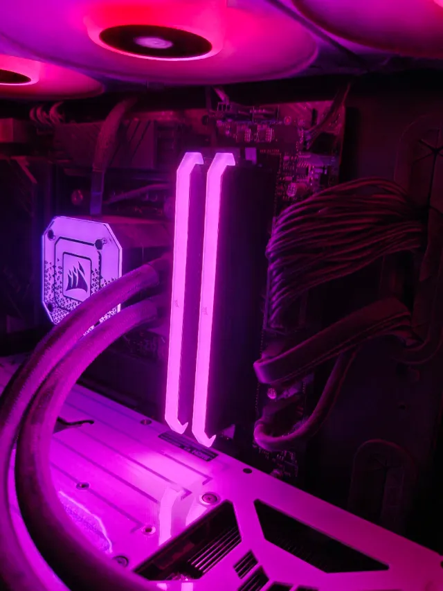 Corsair Vengeance RGB 32GB (2x16) 3200MHz CL16