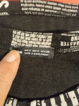 Maglia Bershka stampa giornale