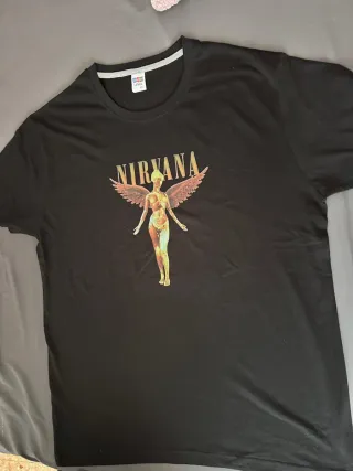 Camiseta Nirvana Talla L hay 3