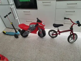 Patinete 3 ruedas azul y amarillo