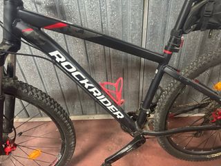 Bicicleta Rockrider Negra y Roja