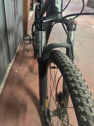 Bicicleta Rockrider Negra y Roja