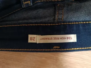 Pantalón Vaquero Levi's Azul 724 High rise straigh