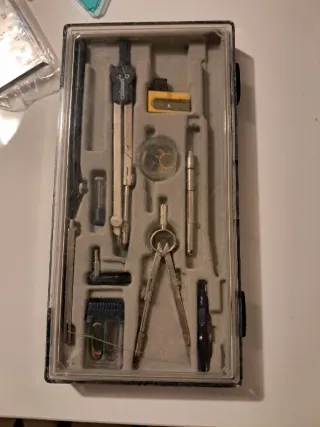 Kit compassi e accessori disegno tecnico