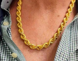 Elegante Cadena oro laminado con diseño cordon