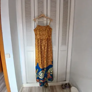 Vestido fiesta y bolso clutch