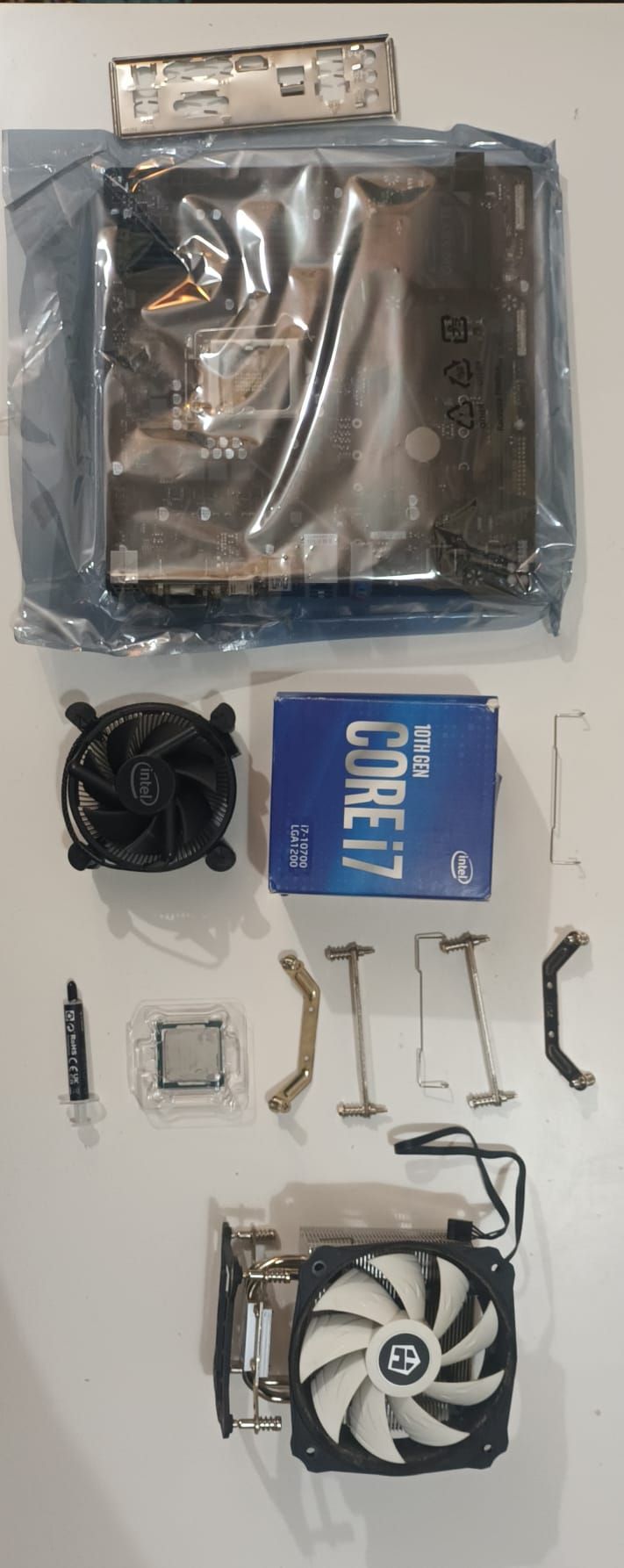 Intel Core i7 10700 + disipador + extras