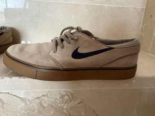 Zapatillas Nike Marrones y Negras