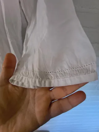 Blusa Massimo Dutti blanca bordada