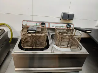 Plancha y tostadora de pan y freidora