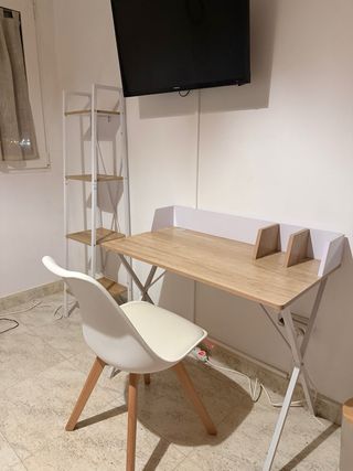 Silla nórdica blanca patas madera