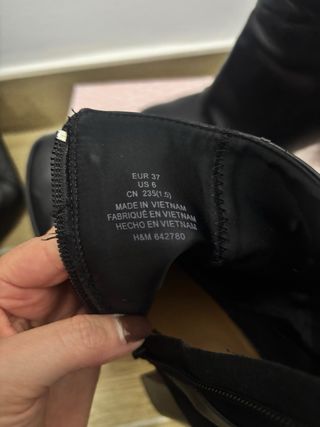 Stivaletti neri con fibbia