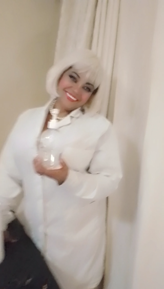 MASAJISTA Y ENFERMERA TITULADA