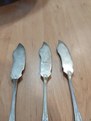 3 coltelli per pesce in argento 80%