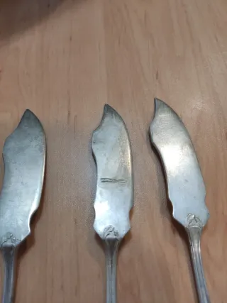 3 coltelli per pesce in argento 80%