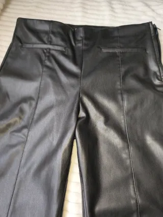 Pantalones polipiel negros