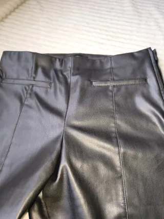 Pantalones polipiel negros