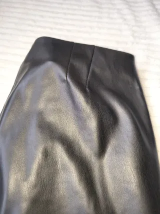 Pantalones polipiel negros